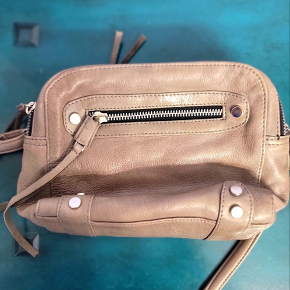 Still Nordic Crossbody - Picture 2 of 3